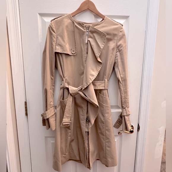Trench coat with ruffle front BCBC Max Azria small - Picture 1 of 12
